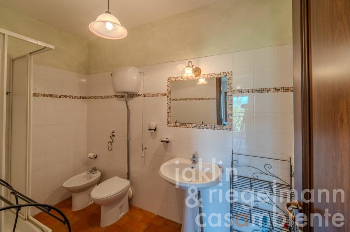 Image No.49-Maison de campagne de 10 chambres à vendre à Fratta Todina