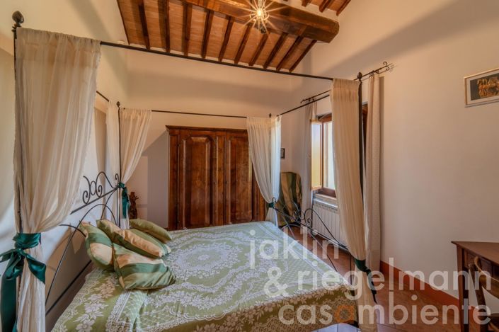 Image No.51-10 Bed Country House for sale