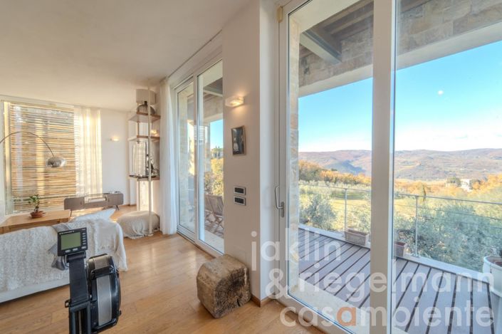 Image No.45-5 Bed Country House for sale