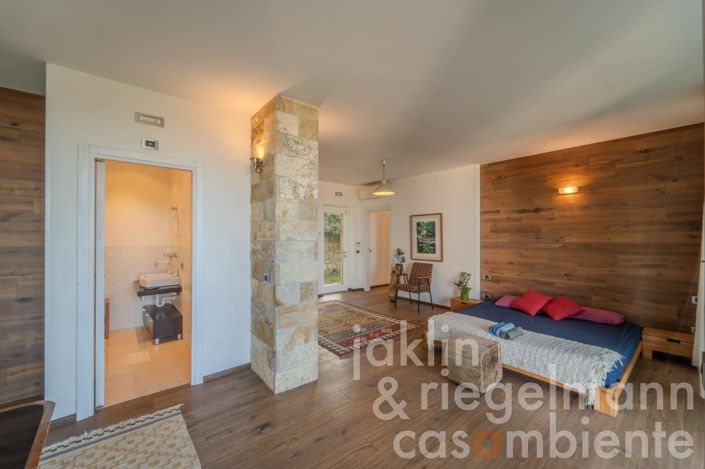 Image No.62-5 Bed Country House for sale