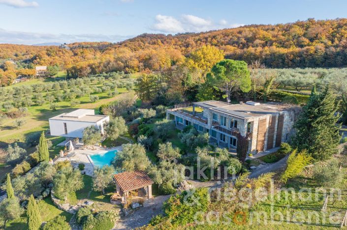 Image No.10-Maison de campagne de 5 chambres à vendre à Todi