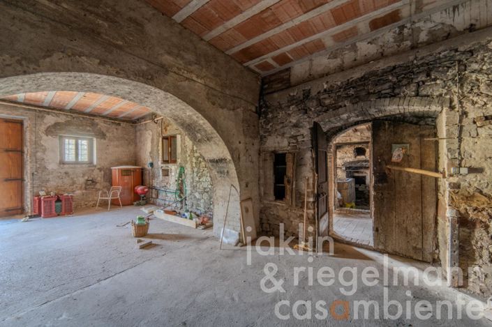 Image No.20-6 Bed Country House for sale