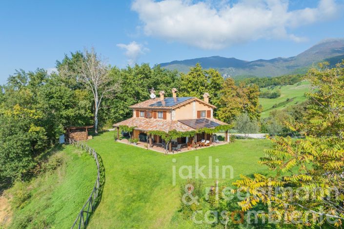 Image No.15-Maison de campagne de 6 chambres à vendre à Matelica