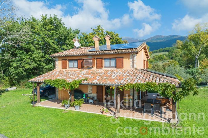 Image No.17-Maison de campagne de 6 chambres à vendre à Matelica