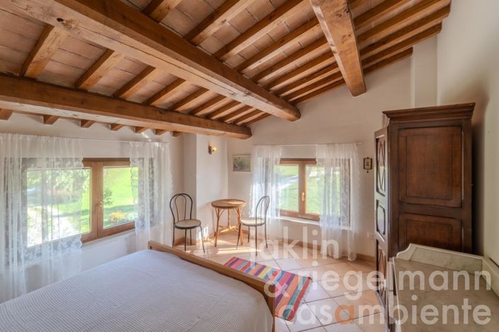 Image No.33-Maison de campagne de 6 chambres à vendre à Matelica