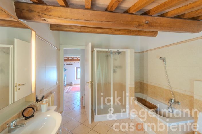 Image No.37-Maison de campagne de 6 chambres à vendre à Matelica