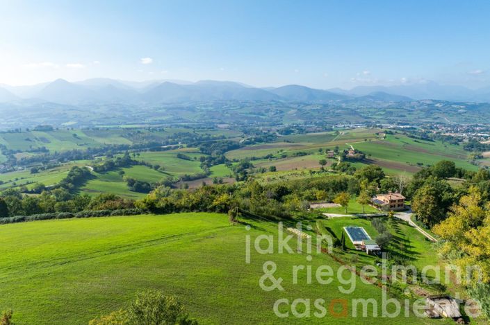 Image No.5-Maison de campagne de 6 chambres à vendre à Matelica