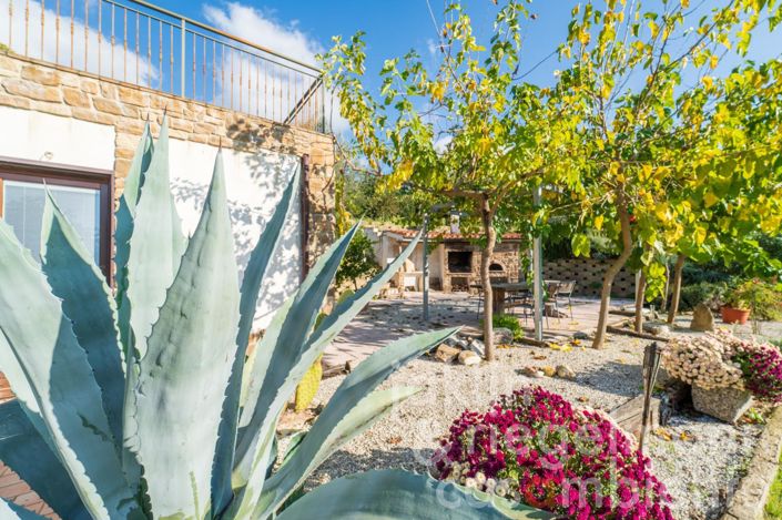 Image No.59-Maison de campagne de 6 chambres à vendre à Matelica