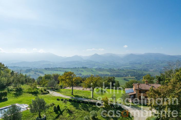 Image No.7-Maison de campagne de 6 chambres à vendre à Matelica