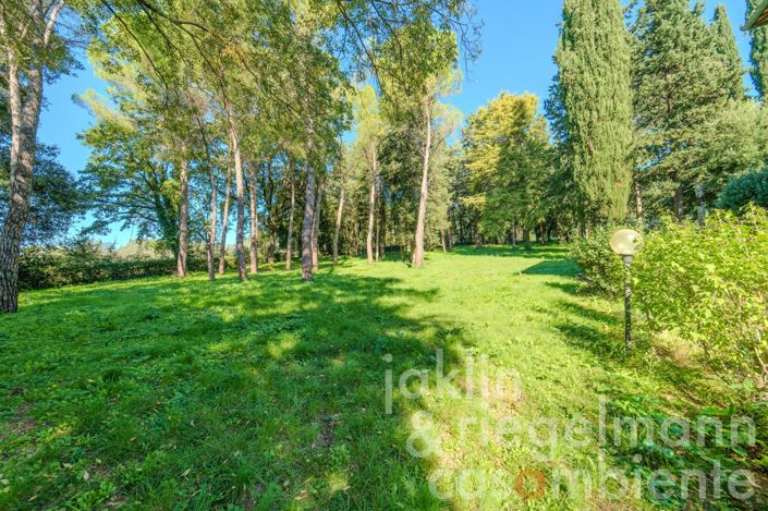 Image No.11-6 Bed Country House for sale