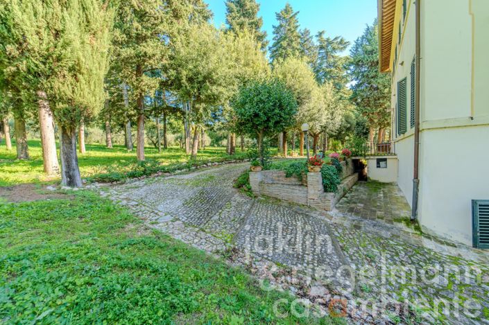 Image No.13-6 Bed Country House for sale