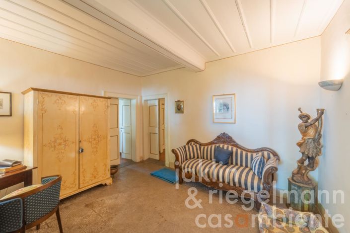 Image No.20-6 Bed Country House for sale