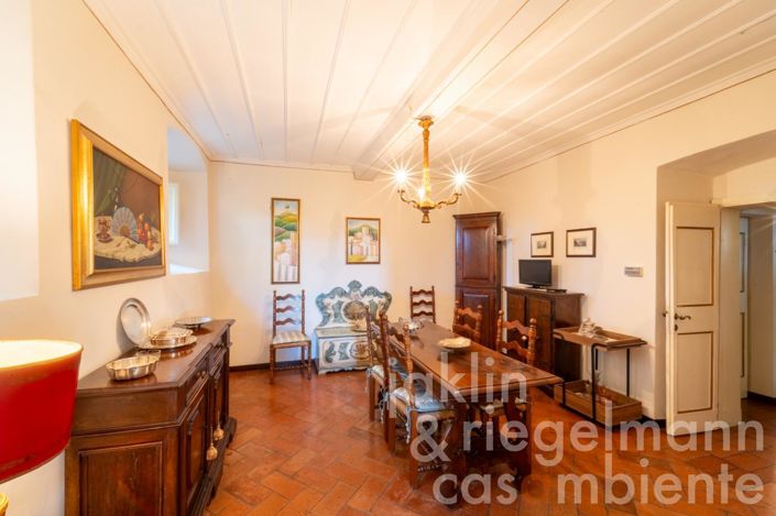 Image No.25-Maison de campagne de 6 chambres à vendre à Foligno