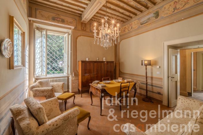 Image No.31-Maison de campagne de 6 chambres à vendre à Foligno