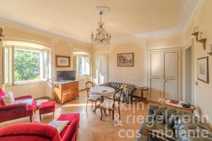Image No.33-Maison de campagne de 6 chambres à vendre à Foligno