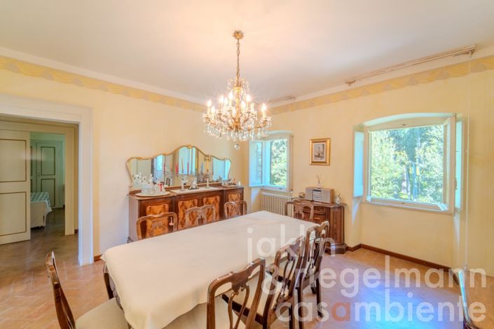 Image No.37-Maison de campagne de 6 chambres à vendre à Foligno