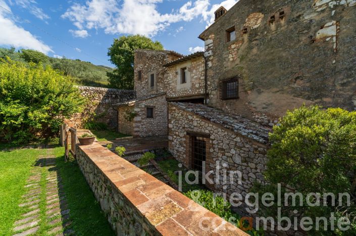 Image No.29-Maison de campagne de 8 chambres à vendre à Trevi
