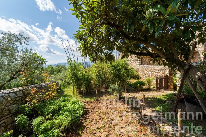 Image No.46-Maison de campagne de 8 chambres à vendre à Trevi