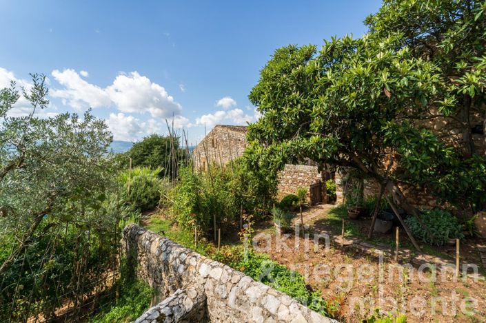 Image No.47-Maison de campagne de 8 chambres à vendre à Trevi