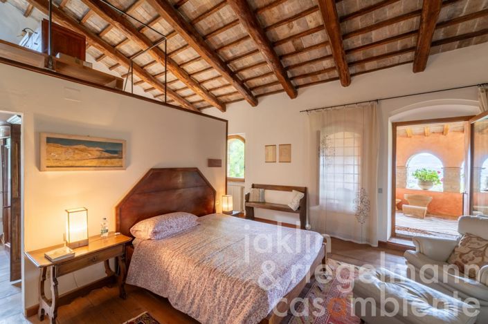 Image No.66-8 Bed Country House for sale