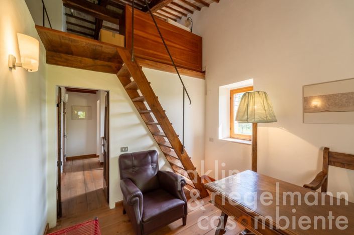 Image No.68-8 Bed Country House for sale