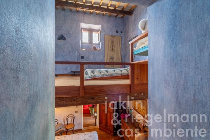 Image No.79-8 Bed Country House for sale