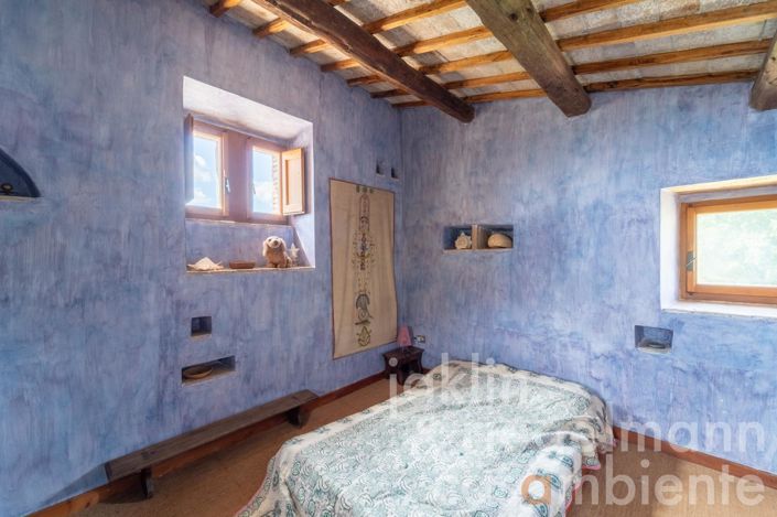 Image No.80-8 Bed Country House for sale