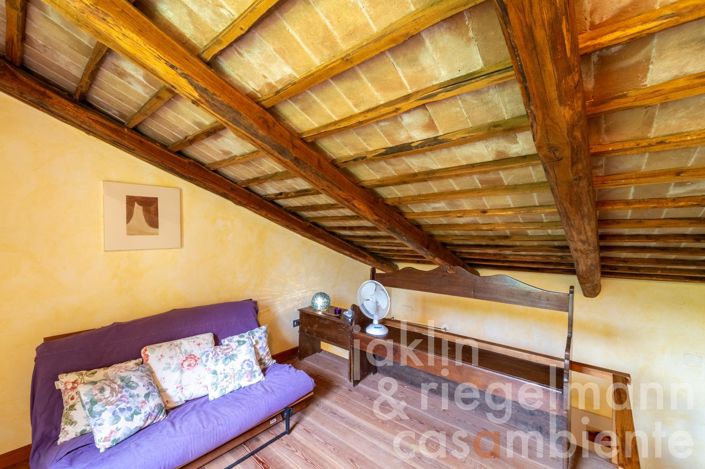 Image No.89-8 Bed Country House for sale