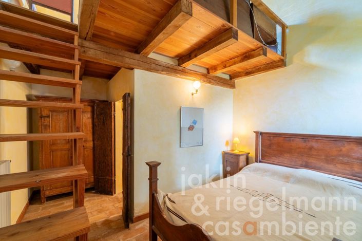 Image No.90-8 Bed Country House for sale