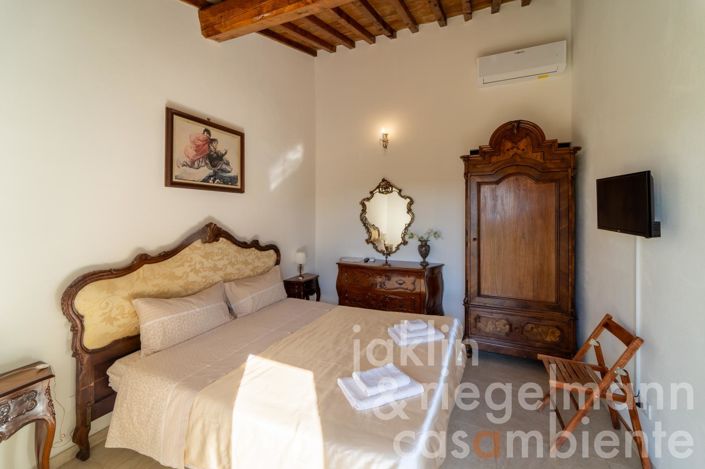 Image No.36-9 Bed Farmhouse for sale