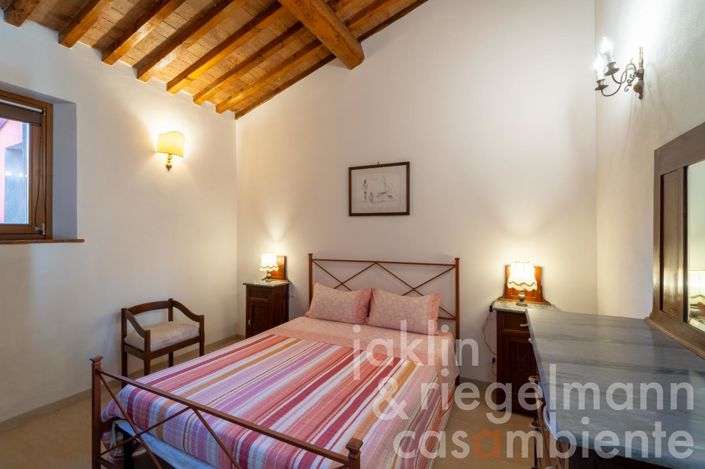 Image No.42-9 Bed Farmhouse for sale