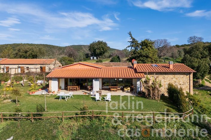 Image No.5-9 Bed Farmhouse for sale