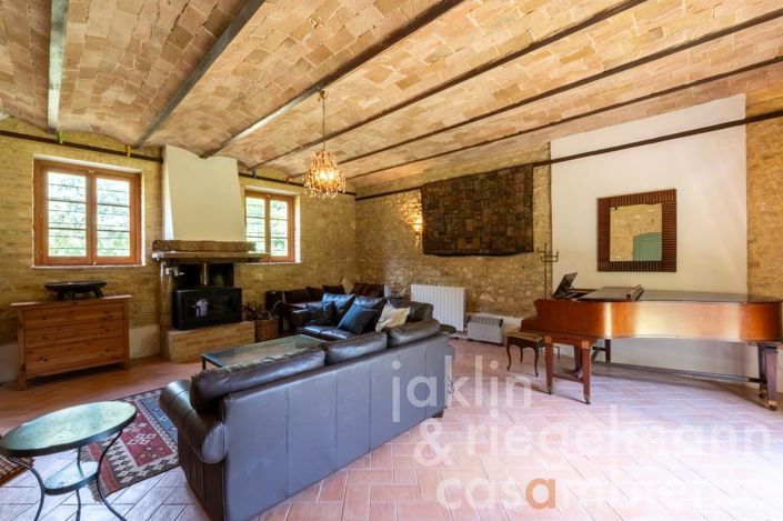 Image No.18-5 Bed Country House for sale