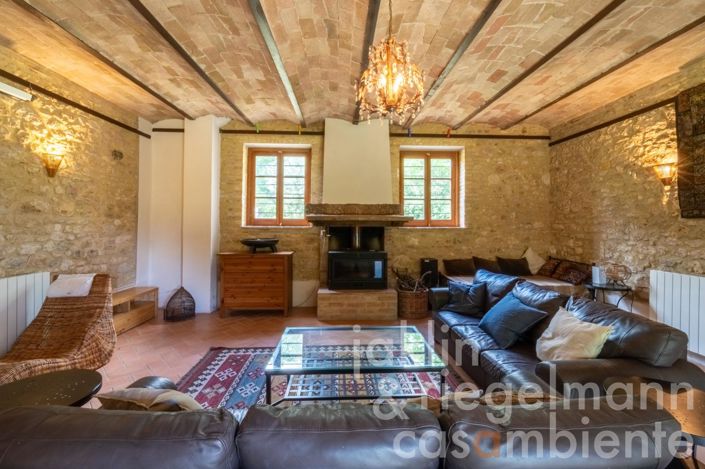 Image No.19-5 Bed Country House for sale