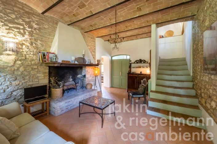 Image No.20-Maison de campagne de 5 chambres à vendre à San Gemini