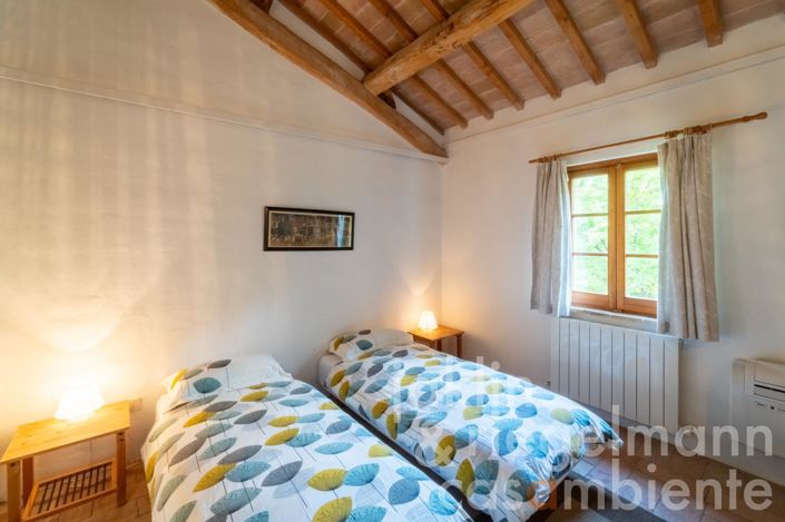 Image No.28-5 Bed Country House for sale