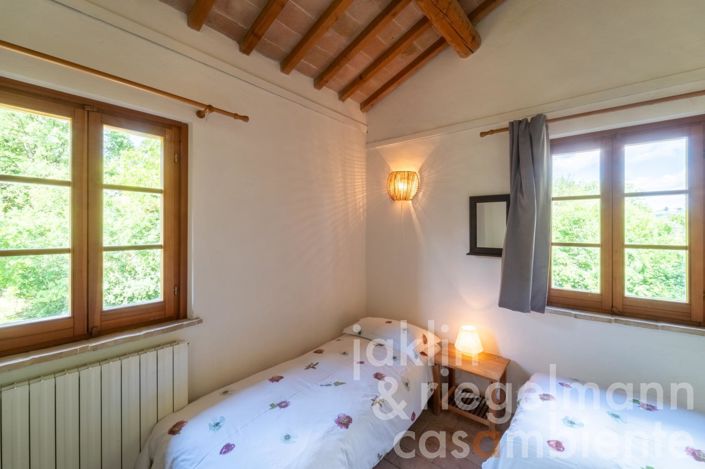 Image No.34-5 Bed Country House for sale