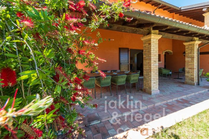 Image No.38-8 Bed Country House for sale