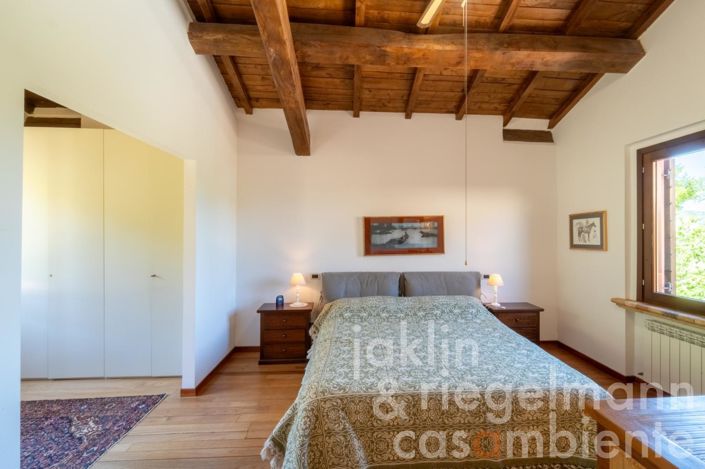 Image No.52-8 Bed Country House for sale