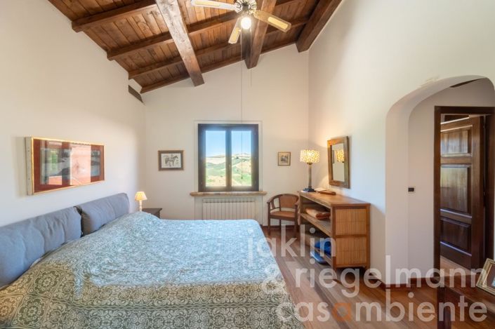 Image No.53-8 Bed Country House for sale