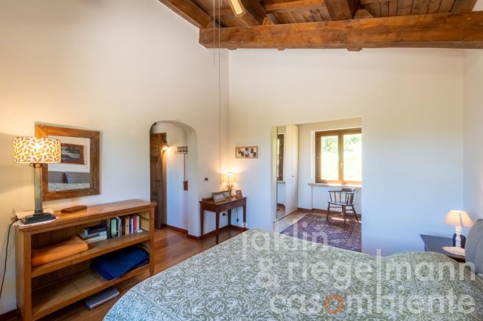 Image No.54-8 Bed Country House for sale