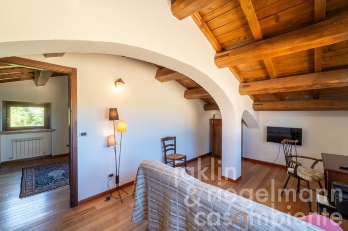 Image No.60-8 Bed Country House for sale