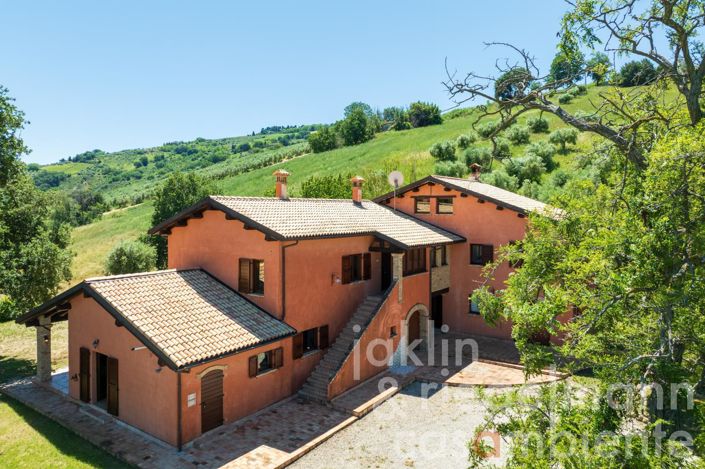 Image No.8-8 Bed Country House for sale