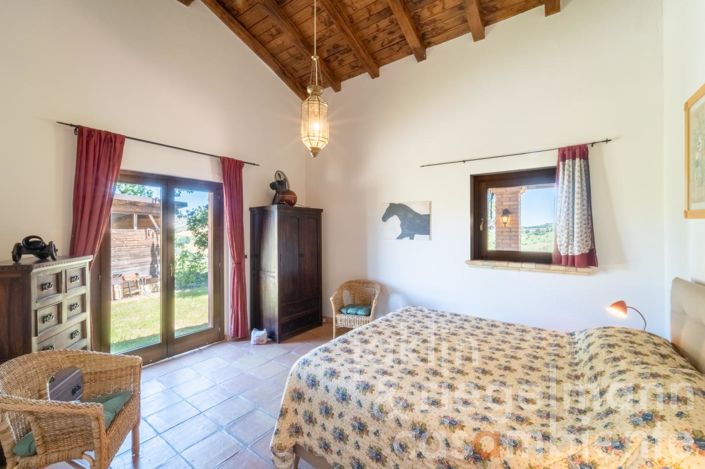 Image No.71-8 Bed Country House for sale