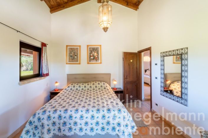 Image No.72-8 Bed Country House for sale