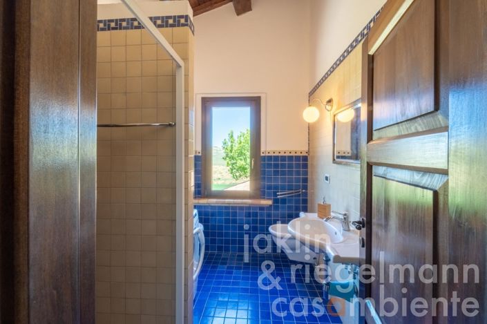 Image No.83-8 Bed Country House for sale