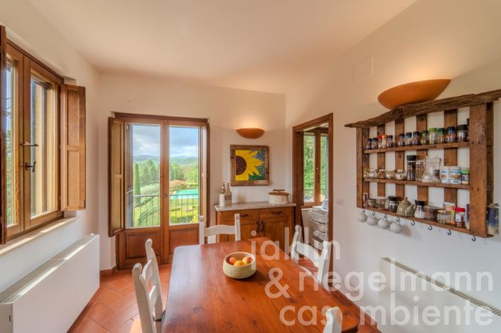 Image No.25-Maison de campagne de 3 chambres à vendre à Marsciano