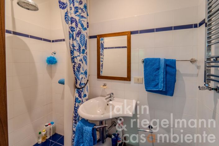 Image No.28-3 Bed Country House for sale