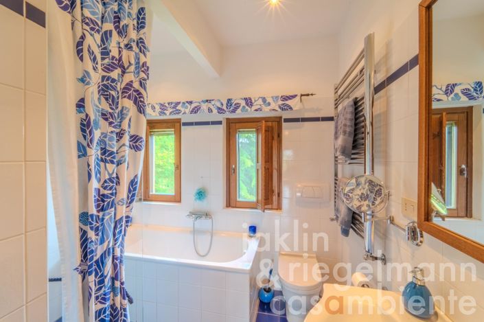 Image No.32-Maison de campagne de 3 chambres à vendre à Marsciano