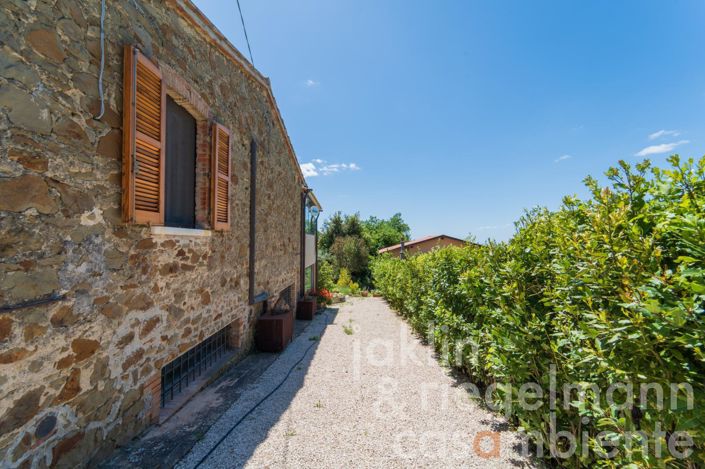 Image No.12-3 Bed Country House for sale